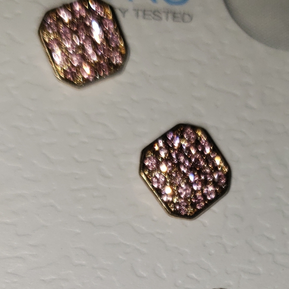 Gold tone pink jeweled earrings - Picture 3 of 4